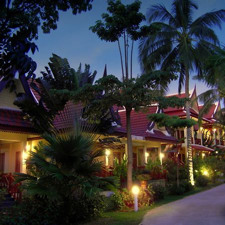 Palm Village Rawai Экстерьер фото