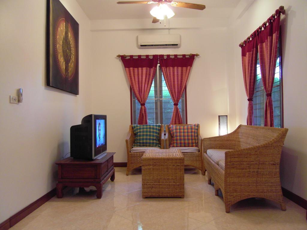 Palm Village Rawai Экстерьер фото
