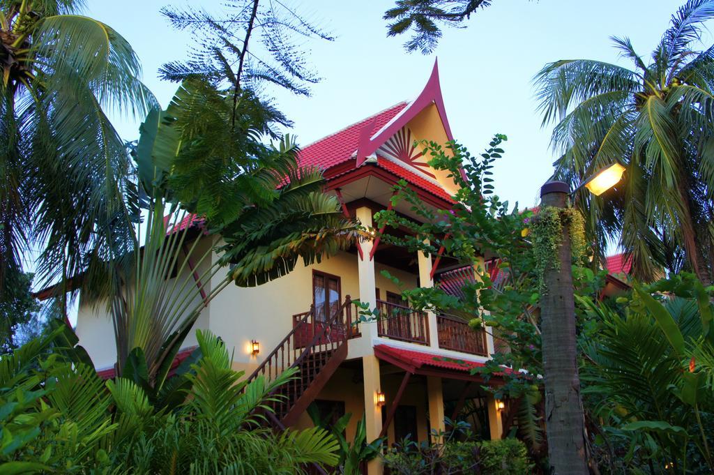 Palm Village Rawai Экстерьер фото