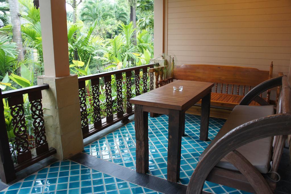Palm Village Rawai Экстерьер фото