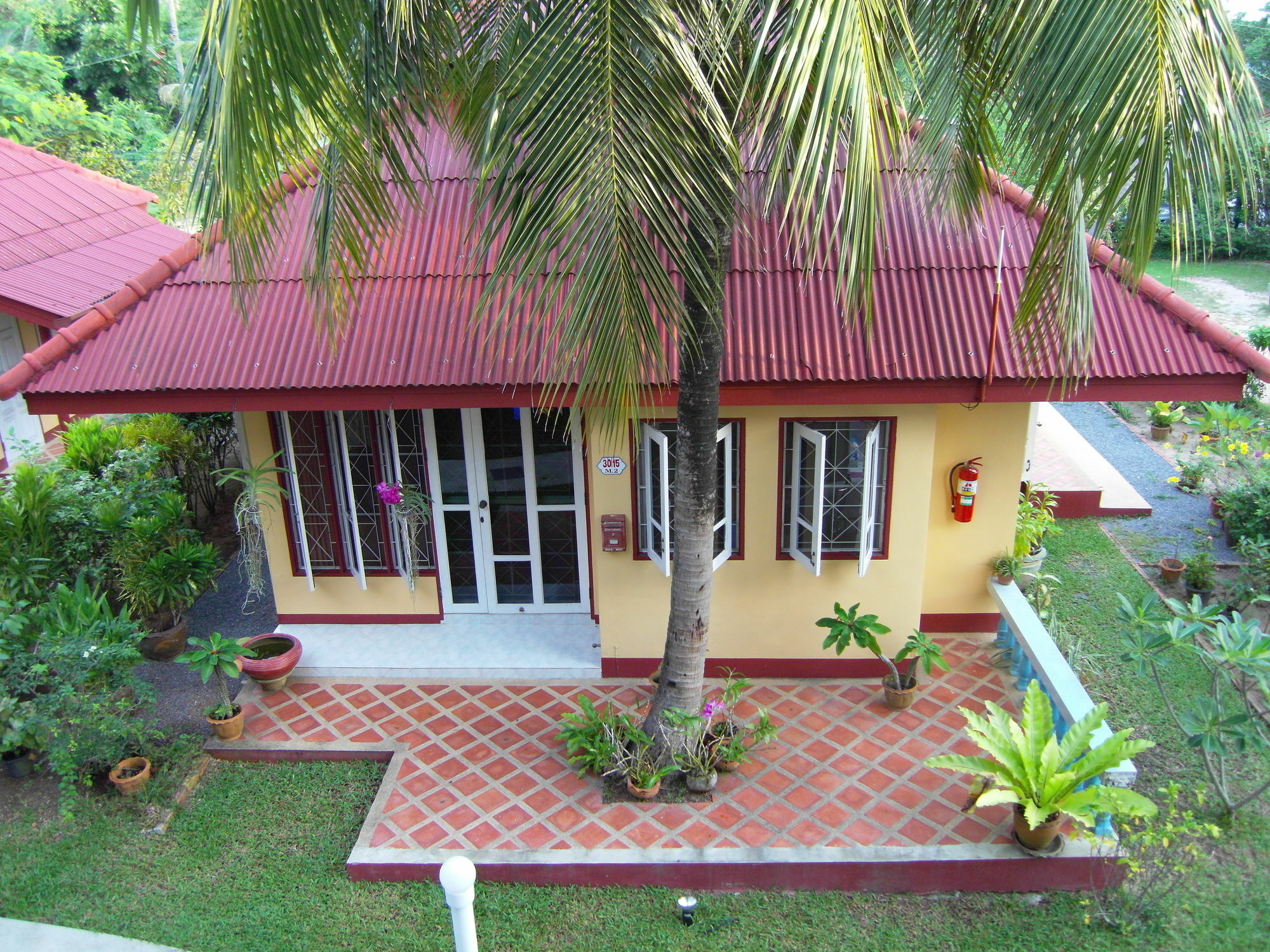 Palm Village Rawai Экстерьер фото